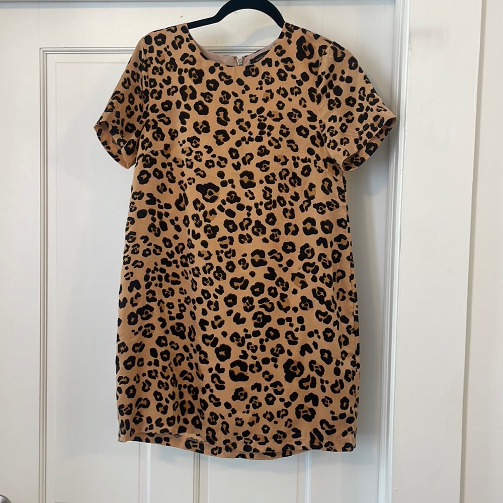 Olivaceous Medium leopard print zip up dress - like new